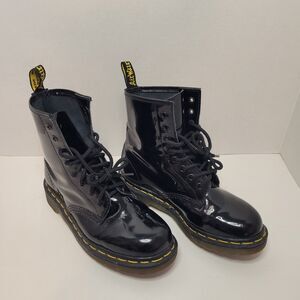 Dr. Martens Women’s Black Patent Leather Lace-Up Boots Size 4 Pre-Owned Good Con